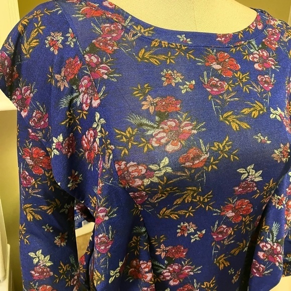 FREE People Womens Small Floral Blouse Top Ruffle Front Keyhole Back NWT - Picture 5 of 10